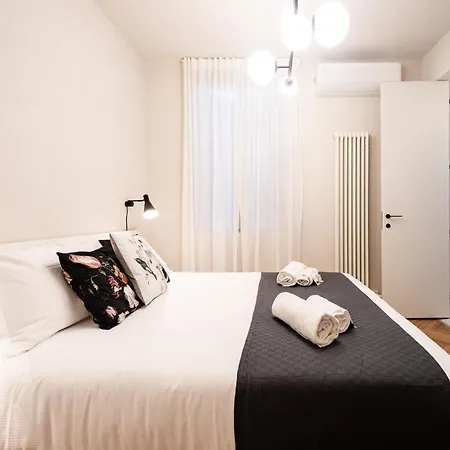 Liberty Flats - Torricelle E Adige Apartamento *